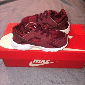 NIKE TODDLER HUARACHE’s